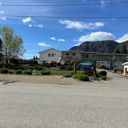 Holiday Beach Resort Motel Okanagan Falls Kültér fotó